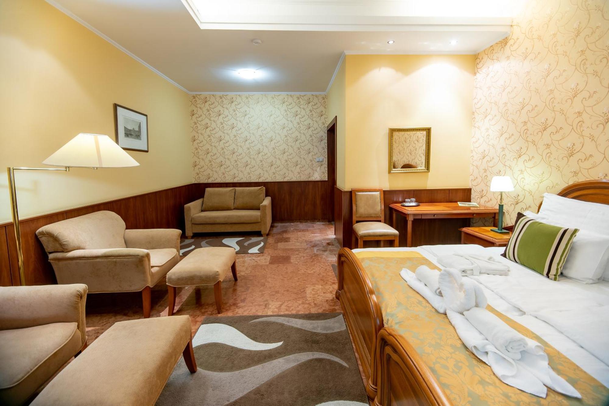 Nyerges Hotel Termal Superior Monor Zewnętrze zdjęcie